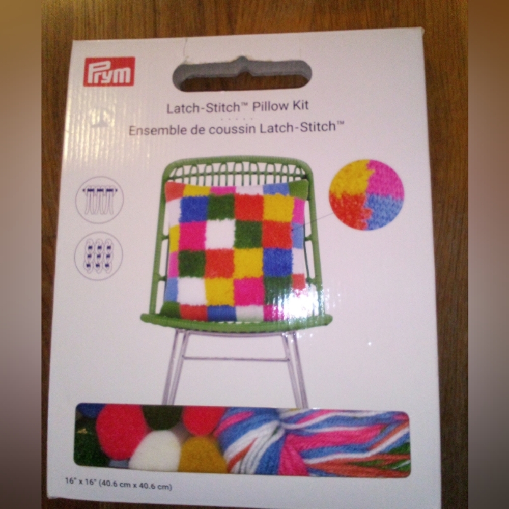 Prym Latch-Stitch Pillow Kit 2018